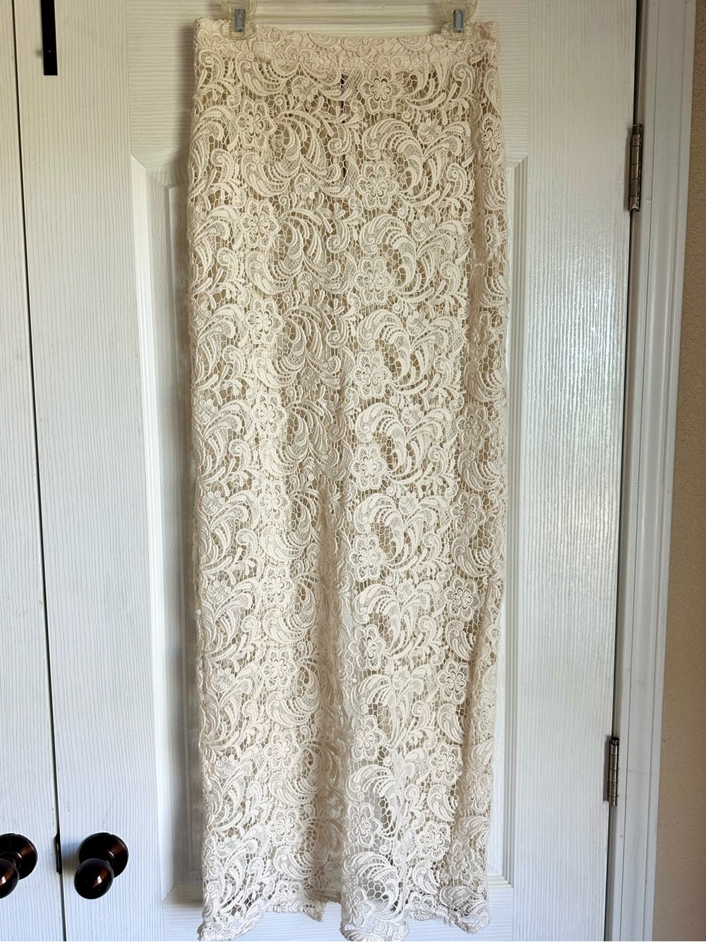Alice + Olivia Ivory Lace Maxi Skirt Unlined Floral Guipure Sz 10 Formal - Picture 4 of 13